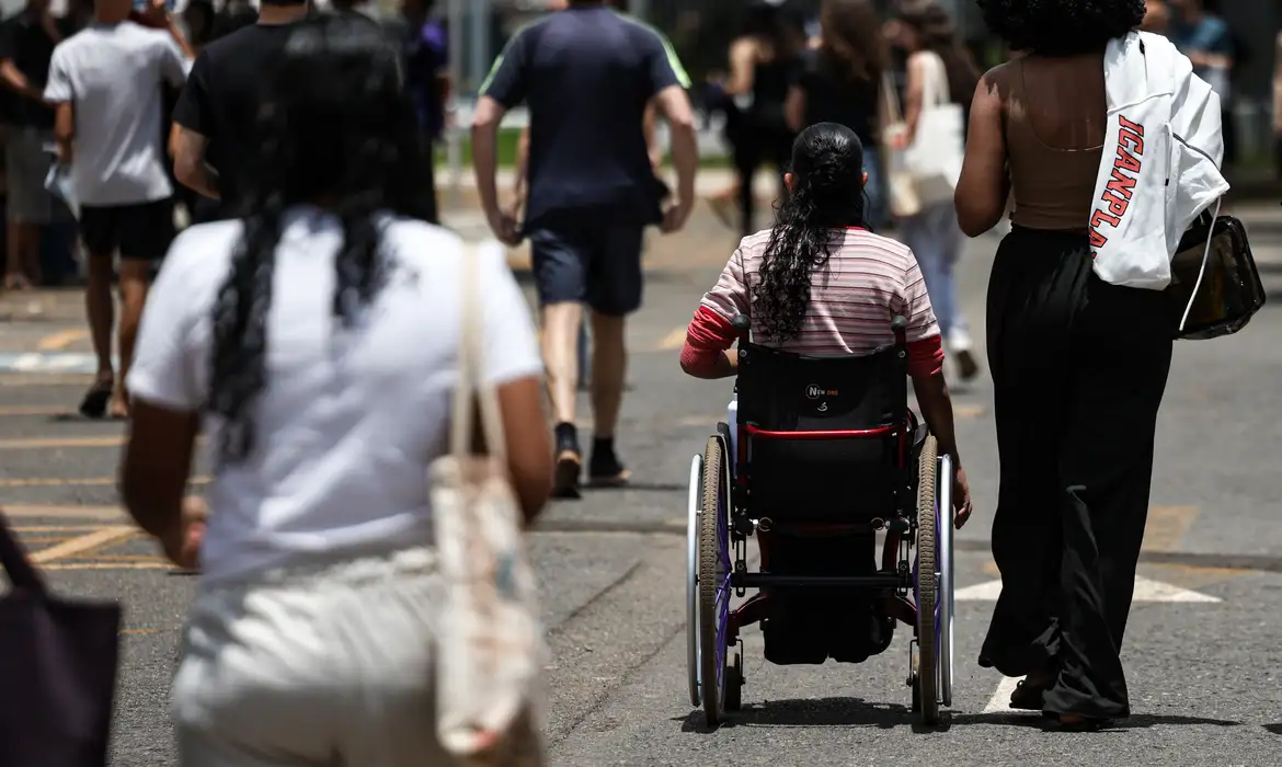 Reaplicação do Enem acontece nesta terça e quarta-feira em todo o país